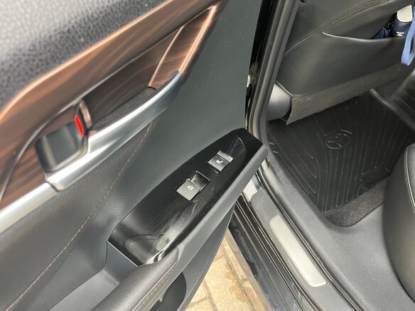 2018 Toyota Camry VIII (XV70), чёрный, 2250000 рублей - вид 10