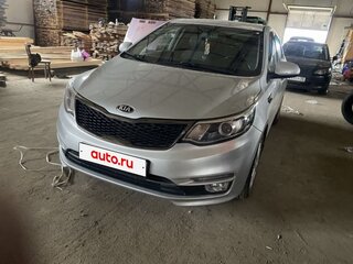 2016 Kia Rio III Рестайлинг, серебристый, 1250000 рублей, вид 1