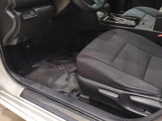 2016 Toyota Camry VII (XV50) Рестайлинг, белый, 2300000 рублей, вид 5