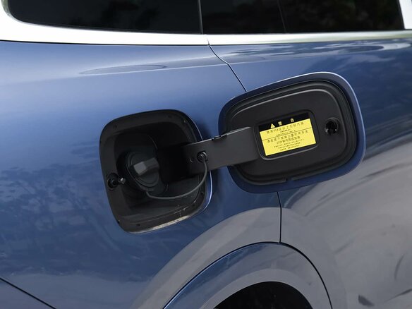 2026 Aito M7 53.4 kWh II, белый, 8700000 рублей - вид 30