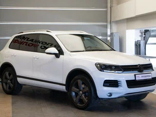 2013 Volkswagen Touareg II, белый, 2150000 рублей, вид 3
