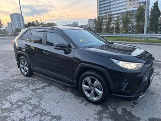 2019 Toyota RAV4 V (XA50), чёрный, 2490000 рублей, вид 2