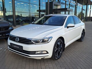 2017 Volkswagen Passat B8, белый, 1740000 рублей, вид 1