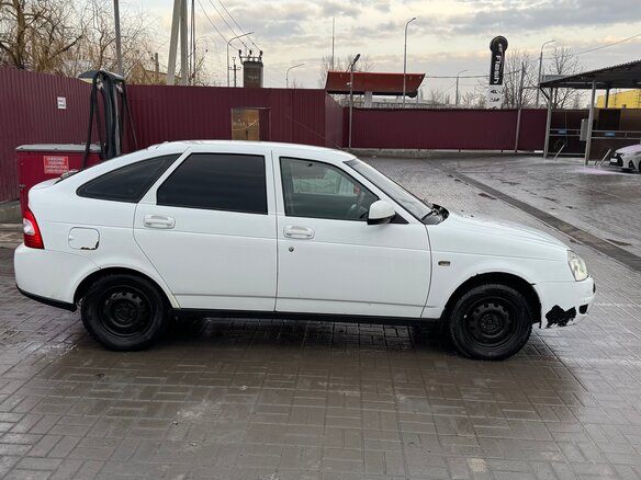 2015 Lada (ВАЗ) Priora I Рестайлинг, белый, 420000 рублей - вид 2