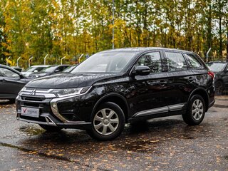 2020 Mitsubishi Outlander III Рестайлинг 3, чёрный, 1850000 рублей, вид 1