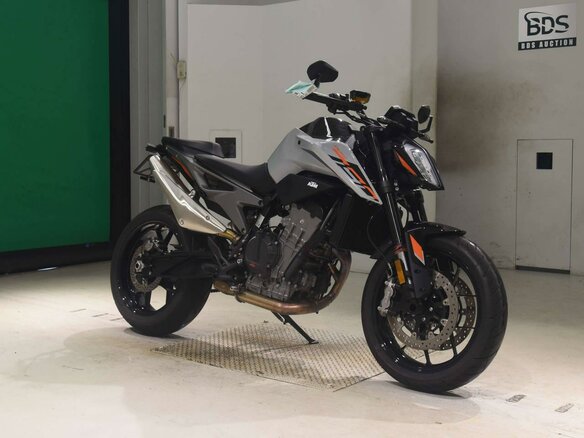 2023 KTM 790 Duke, серый, 847000 рублей - вид 2