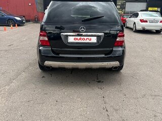 2008 Mercedes-Benz M-Класс 500 II (W164) Рестайлинг, чёрный, 1999000 рублей, вид 4