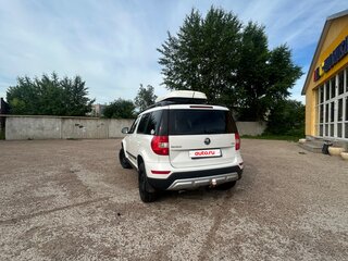 2015 Skoda Yeti I Рестайлинг, белый, 1100000 рублей, вид 5