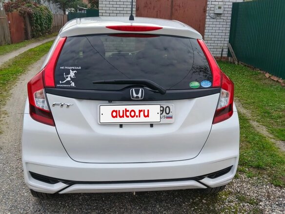 2018 Honda Fit III Рестайлинг, белый, 1230000 рублей - вид 5