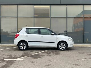 2013 Skoda Fabia II Рестайлинг, белый, 449000 рублей, вид 3