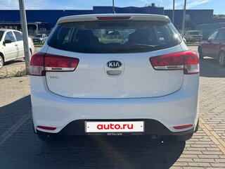 2016 Kia Rio III Рестайлинг, белый, 1150000 рублей, вид 2