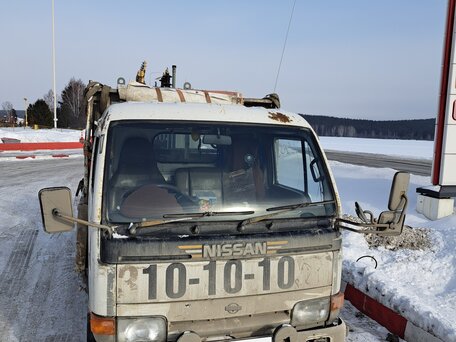 1994 Nissan Atlas, белый, 400000 рублей, вид 1