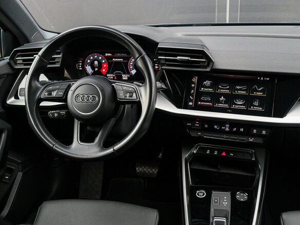 2020 Audi A3 Sportback 35 TFSI IV (8Y), синий, 2690000 рублей - вид 9