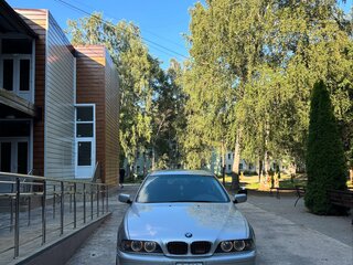 2002 BMW 5 серии 525i IV (E39) Рестайлинг, серебристый, 1500000 рублей, вид 2