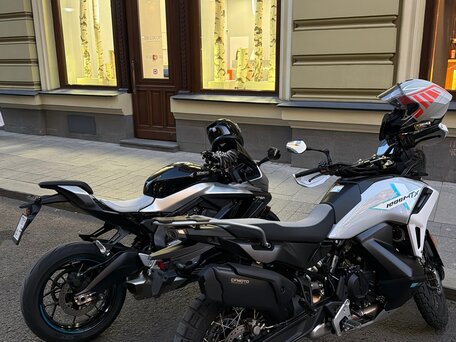 2026 CFMoto 1000MT-X Sport (ABS), серый, 900000 рублей, вид 3