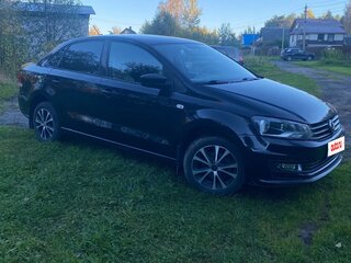 2017 Volkswagen Polo V Рестайлинг, чёрный, 1100000 рублей, вид 2