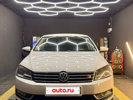 2013 Volkswagen Passat B7, белый, 800000 рублей, вид 2