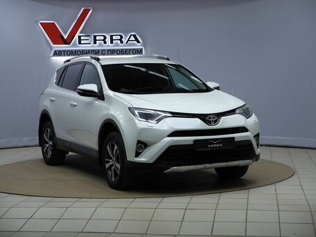 2017 Toyota RAV4 IV (XA40) Рестайлинг, белый, 1750000 рублей, вид 3