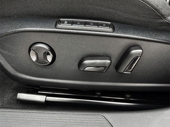 2022 Volkswagen Golf VIII, синий, 1900000 рублей - вид 13