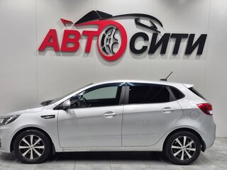 2017 Kia Rio III Рестайлинг, серебристый, 820000 рублей, вид 4
