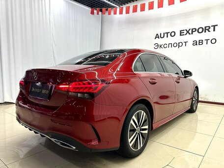 2019 Mercedes-Benz A-Класс 180 Long IV (W177), красный, 1632676 рублей, вид 4