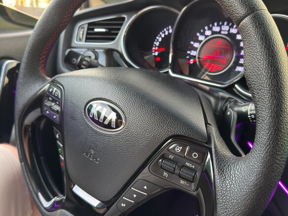 2013 Kia Ceed II, бежевый, 1250000 рублей - вид 13