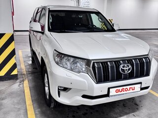 2018 Toyota Land Cruiser Prado 150 Series Рестайлинг 2, белый, 3850000 рублей, вид 1