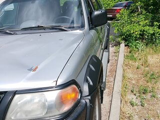 2002 Mitsubishi Pajero Sport I, серебристый, 450000 рублей, вид 3