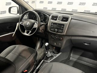 2022 Renault Logan II Рестайлинг, белый, 945000 рублей, вид 3
