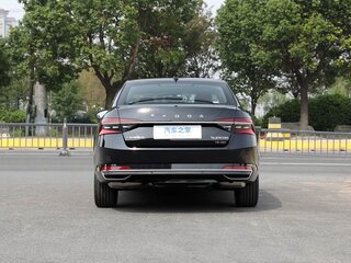 2026 Skoda Superb III Рестайлинг, чёрный, 2670000 рублей, вид 5