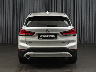 2021 BMW X1 18i sDrive II (F48) Рестайлинг, белый, 3129000 рублей, вид 4