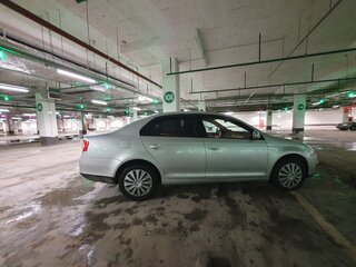 2010 Volkswagen Jetta V, серебристый, 950000 рублей, вид 4
