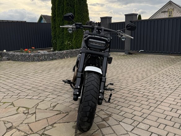 2019 Harley-Davidson Fat Bob, белый, 1480000 рублей - вид 22