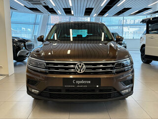 2020 Volkswagen Tiguan II, коричневый, 2099000 рублей, вид 3