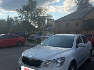 2013 Skoda Octavia II (A5) Рестайлинг, белый, 858000 рублей, вид 1