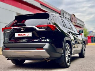 2020 Toyota RAV4 V (XA50), чёрный, 2850000 рублей, вид 4