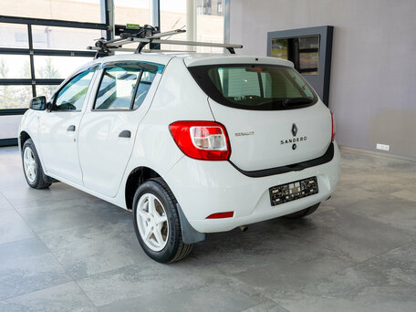 2016 Renault Sandero II, белый, 1000000 рублей, вид 4