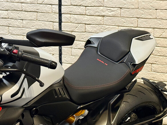 2026 Ducati Diavel V4, серый, 3880000 рублей - вид 6