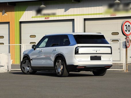 2026 Zeekr 9X 55 kWh (до 3.5 т), белый, 11100000 рублей, вид 2