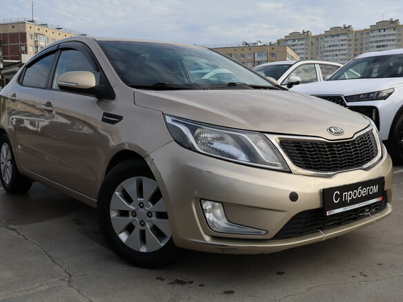 2013 Kia Rio 4-speed III, бежевый