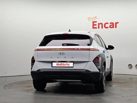 2024 Hyundai Kona II (SX2), белый, 2600000 рублей, вид 2