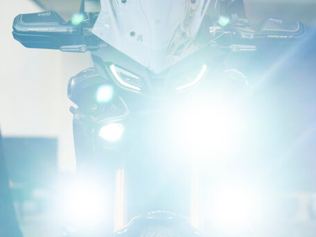 2021 Yamaha Tracer 9, серый, 1350000 рублей, вид 2