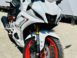 2024 Yamaha YZF-R15, белый, 430000 рублей, вид 1