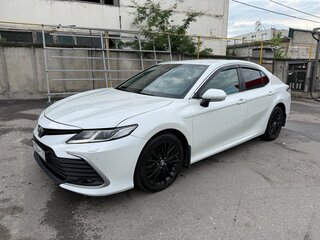2021 Toyota Camry VIII (XV70) Рестайлинг, белый, 2100000 рублей, вид 5