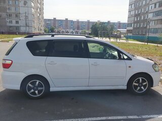 2004 Toyota Ipsum II (M20) Рестайлинг, белый, 800000 рублей, вид 3