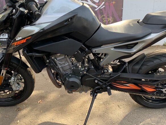 2018 KTM 790 Duke, чёрный, 550000 рублей - вид 1