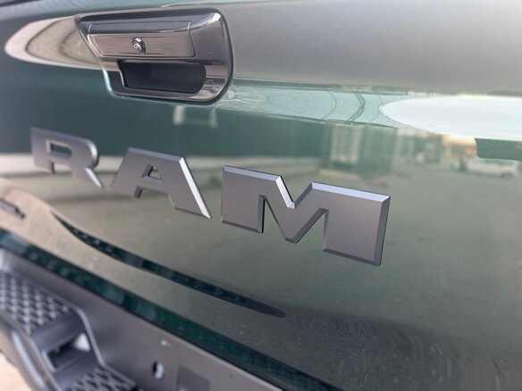 2026 Ram 1500 Rumble Bee V Рестайлинг, зелёный, 10900000 рублей - вид 20
