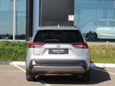 2021 Toyota RAV4 V (XA50), серебристый, 3350000 рублей, вид 5