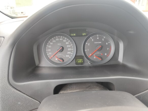 2011 Volvo S40 II Рестайлинг, белый, 730000 рублей - вид 4