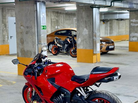 2022 Honda CBR 600RR, красный, 949000 рублей, вид 5